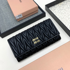 MIU MIU pocket wallet_Black